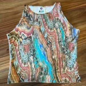 Yoganastix cropped tank in Geode print.